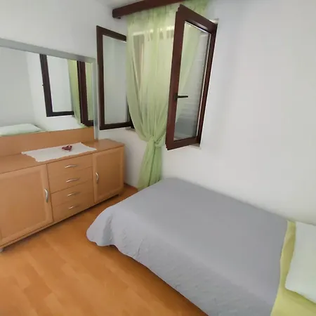 Apartment Two Bedroom With Terrace No 3 Supetar