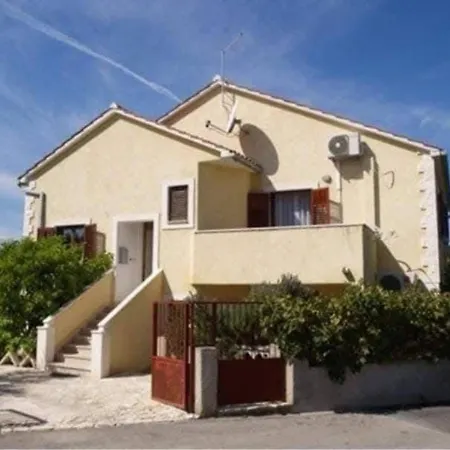 Apartment Two Bedroom With Terrace No 3 *
