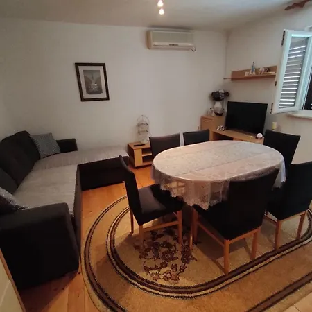 Daire Two Bedroom With Terrace No 3 Supetar