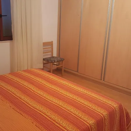 Daire Two Bedroom With Terrace No 3 Supetar